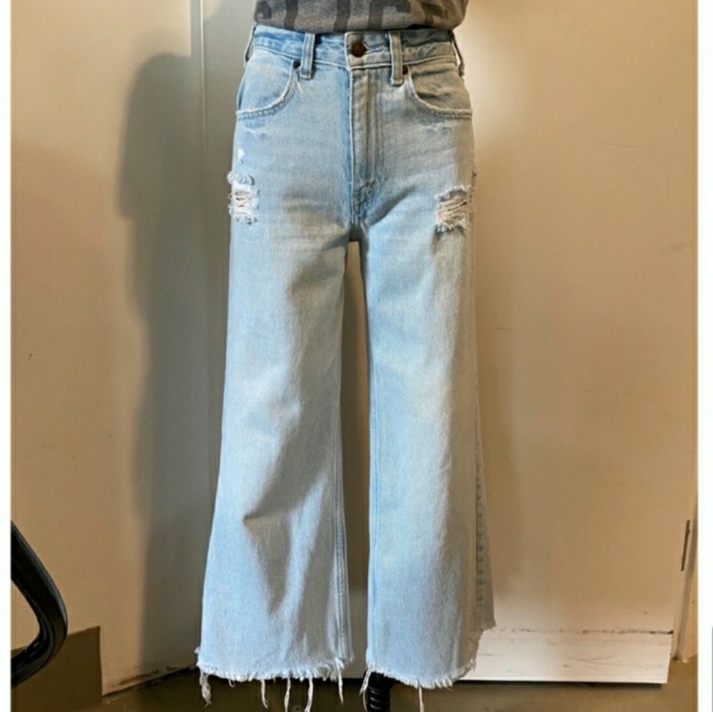 Abercrombie Annie High Ride Wide Leg Crop jean